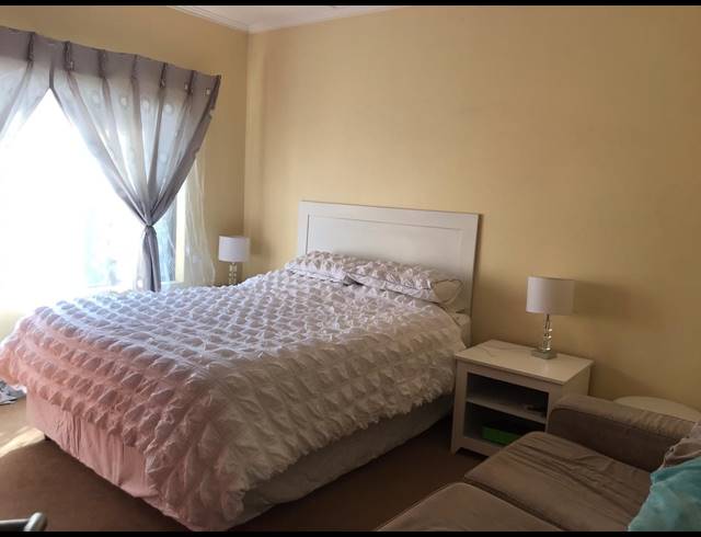 2 BEDROOM APARTMENT TO LET IN SUNNINGHILL